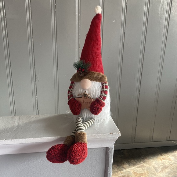 NWT- STUNNING- 28.5” Red Holiday Gnome Sitter Decoration w/ a Wooden NOEL Star - Picture 15 of 17